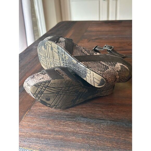 Kenneth Cole “Got Sole” bronze wedge - Picture 8 of 9